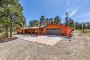 Spacious Canyon Peak & Pine View Retreat (2.5 acres)